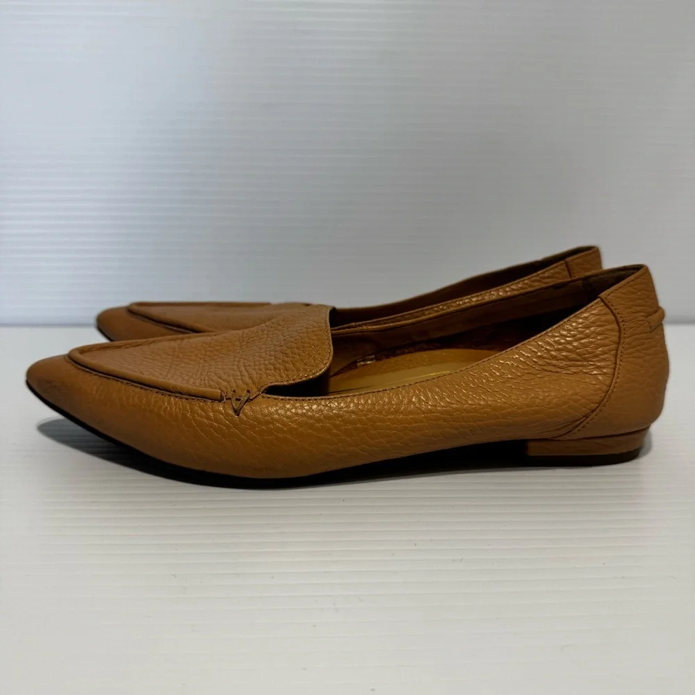 Vionic Noah Tan Leather Pointy Toes Flats Size 7.5 - Picture 3 of 16
